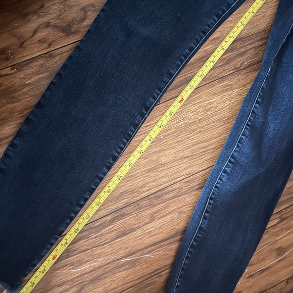 GOOD AMERICAN DARK WASH SUPER SKINNY JEANS SIZE 2 27” INSEAM - Picture 9 of 10